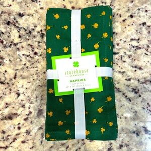 Set of 6 Storehouse Green Napkins with Gold Clovers – Brand New